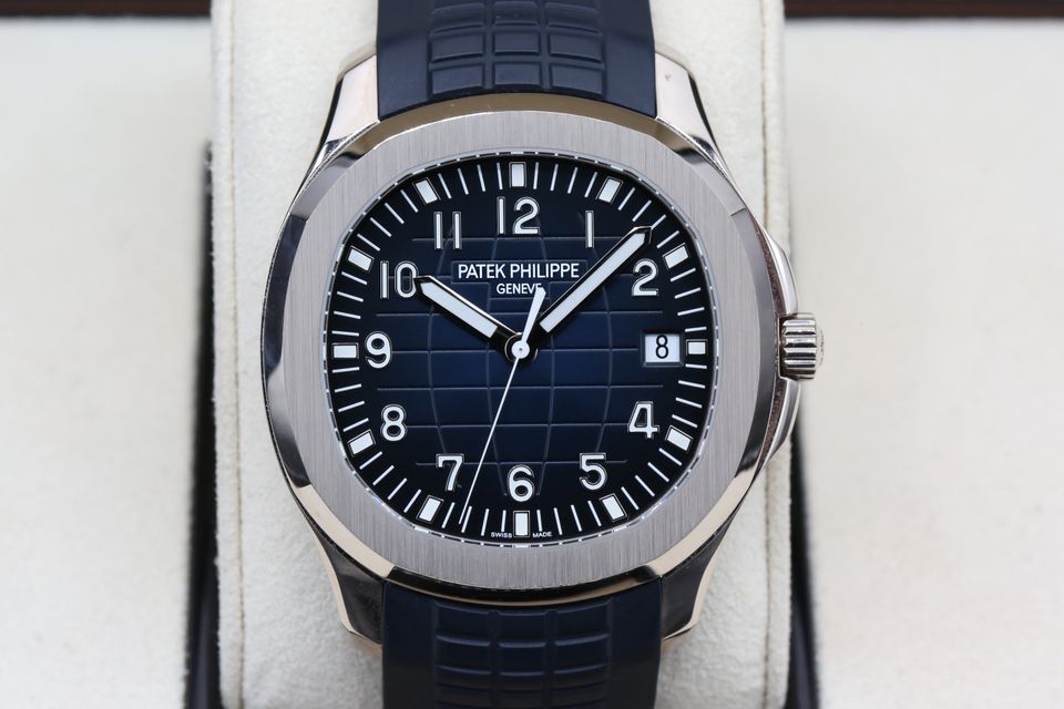 Patek Philippe Aquanaut 5168G-001 Image 6